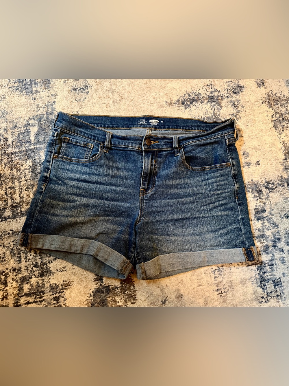 Old Navy Blue Denim Fitted Stretch Rolled-Hem Jean Shorts size 12